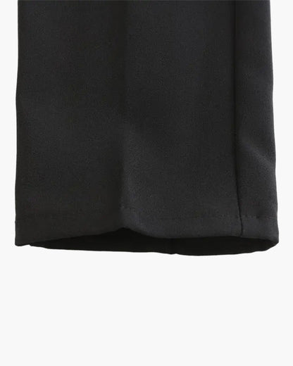 Stretch pants with anti-wrinkle technology.