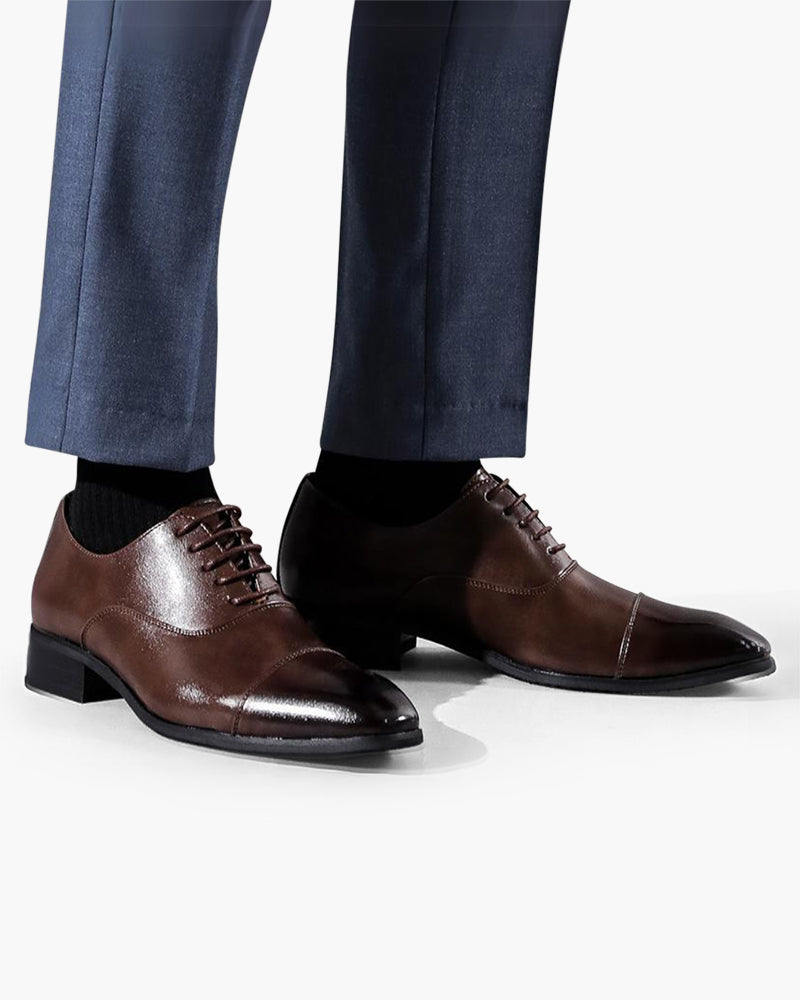 Sapatos de Couro Clássicos
