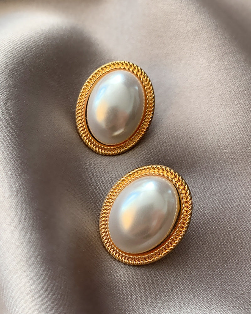 Radiance Oval Pearl Earrings